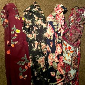 Kimonos size: 3 large and 1 medium.